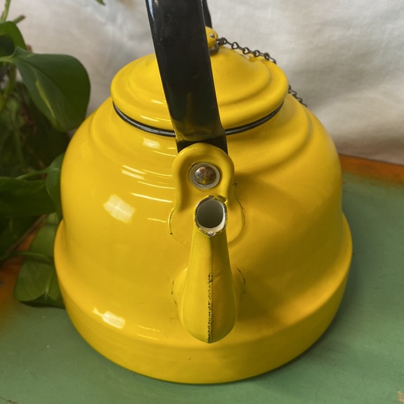Enamel Yellow Tea Kettle Made in Poland 💛🖤 Vintage - Picture 5 of 6